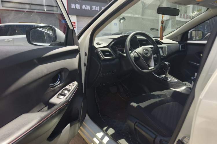 Used Nissan Lannia 2018 1.6L CVT Smart Cool Trendy Audio Model Driver Seat