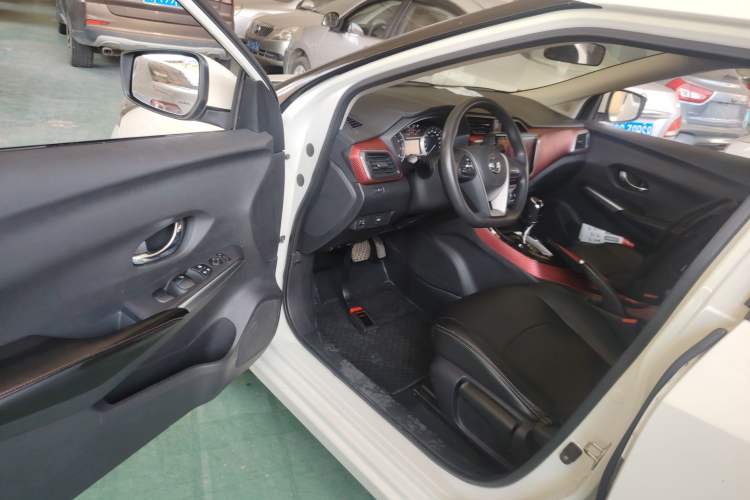 Used Nissan Lannia 2018 1.6L CVT Cool Trendy Sound Edition Driver Seat