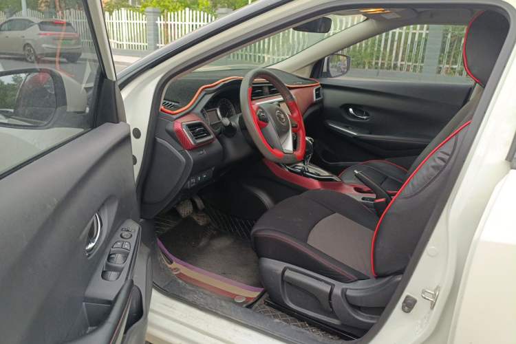 Used Nissan Lannia 2018 1.6L CVT Smart Cool Trendy Audio Model Driver Seat
