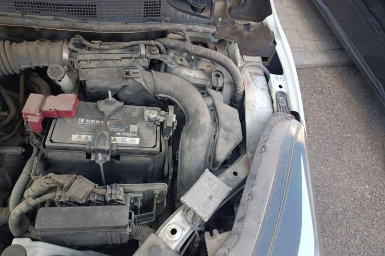Used Nissan Lannia 2018 1.6L CVT Cool Trendy Sound Edition Engine Bay Left