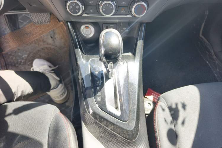 Used Nissan Lannia 2018 1.6L CVT Smart Cool Trendy Audio Model Gear Lever