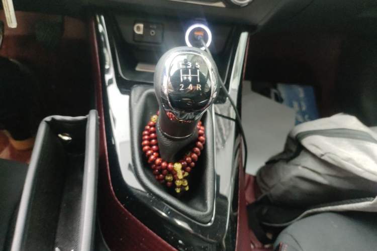Used Nissan Lannia 2018 1.6L Manual Cool Trendy Sound Edition Gear Lever