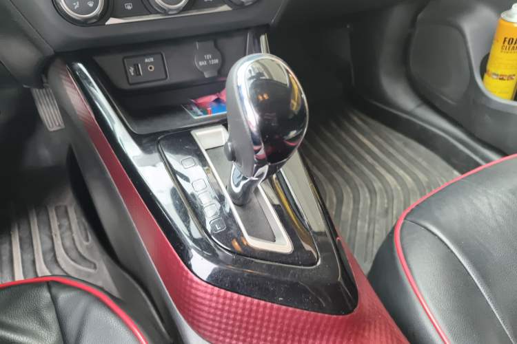 Used Nissan Lannia 2018 1.6L CVT Cool Trendy Sound Edition Gear Lever