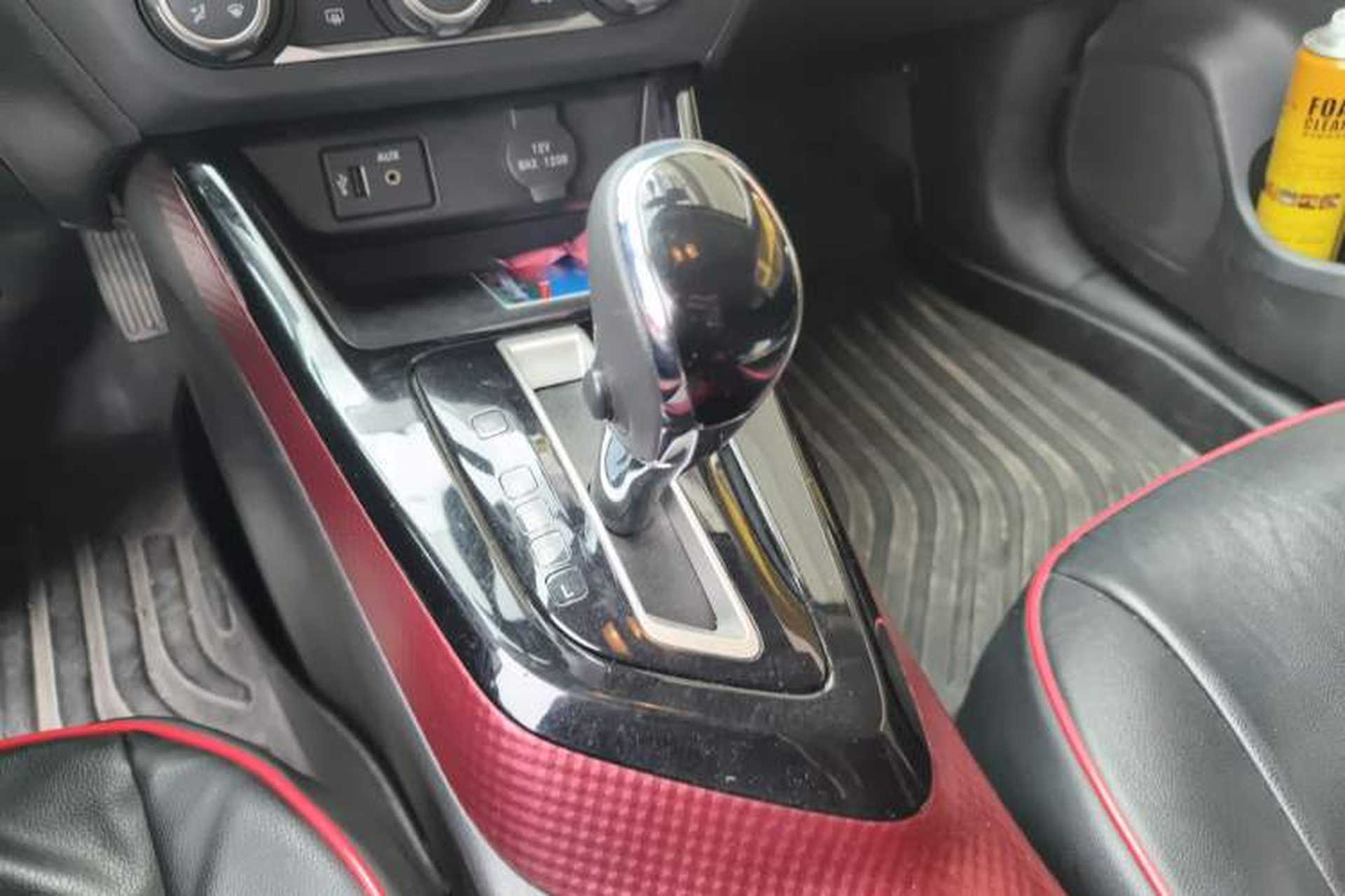 Used Nissan Lannia 2018 1.6L CVT Cool Trendy Sound Edition Gear Lever