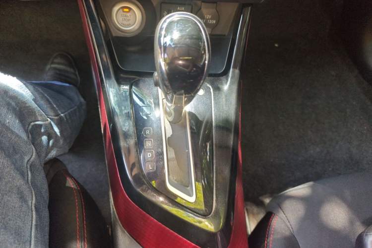 Used Nissan Lannia 2018 1.6L CVT Smart Cool Trendy Audio Model Gear Lever