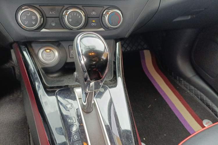 Used Nissan Lannia 2018 1.6L CVT Smart Cool Trendy Audio Model Gear Lever