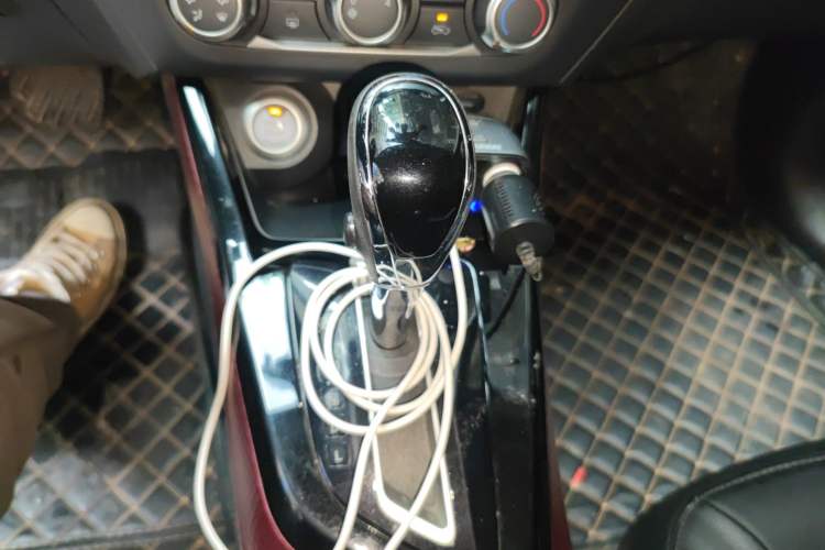 Used Nissan Lannia 2018 1.6L CVT Smart Cool Trendy Audio Model Gear Lever