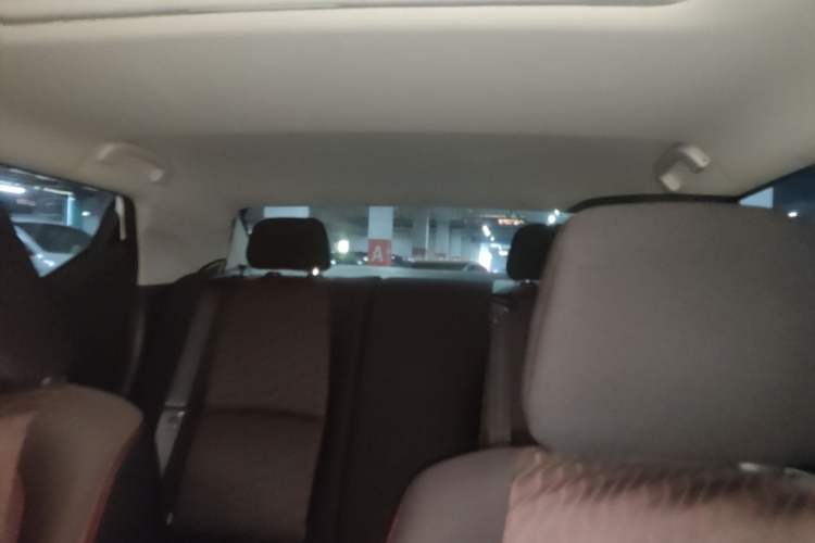 Used Nissan Lannia 2018 1.6L Manual Cool Trendy Sound Edition Headliner