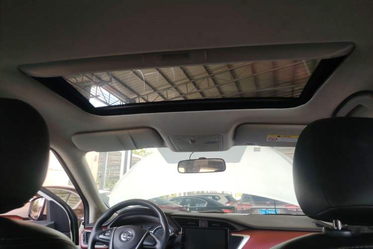 Used Nissan Lannia 2018 1.6L CVT Cool Trendy Sound Edition Headliner