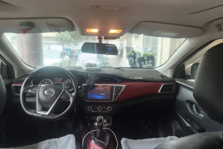 Used Nissan Lannia 2018 1.6L Manual Cool Trendy Sound Edition Headliner
