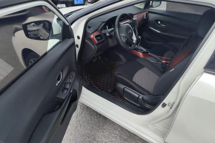 Used Nissan Lannia 2018 1.6L CVT Smart Cool Trendy Audio Model Interior 3