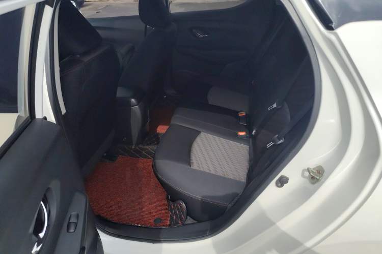 Used Nissan Lannia 2018 1.6L CVT Smart Cool Trendy Audio Model Interior 4