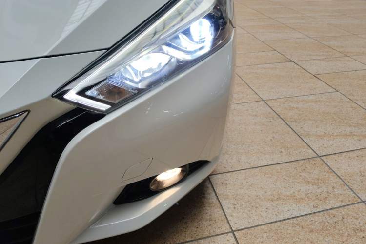 Used Nissan Lannia 2018 1.6L CVT Smart Cool Trendy Audio Model Left Front Headlight