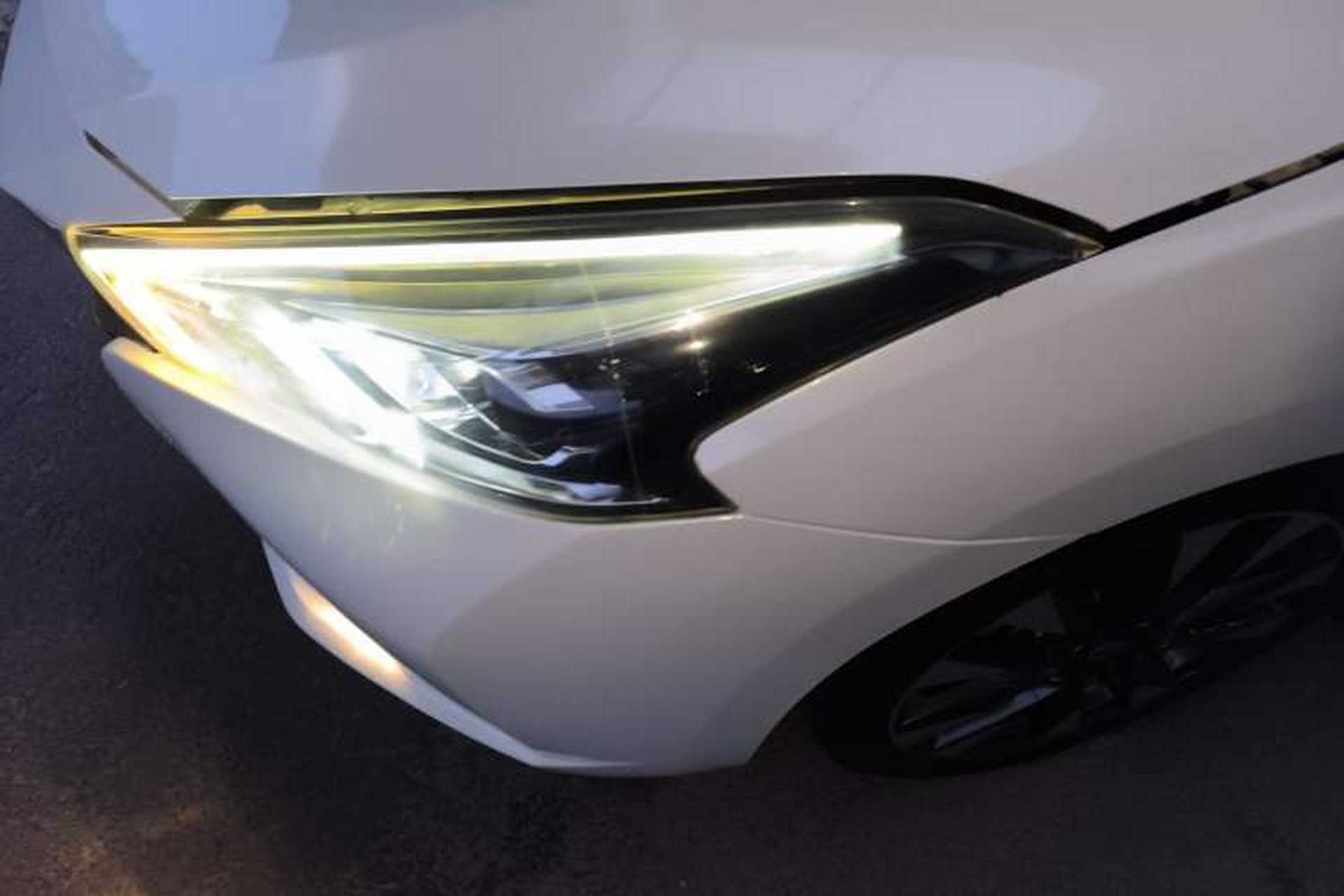 Used Nissan Lannia 2018 1.6L CVT Smart Cool Trendy Audio Model Left Front Headlight