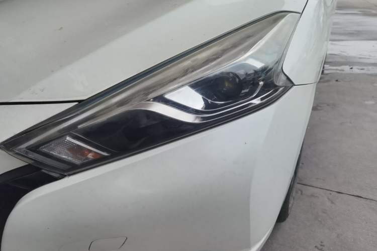 Used Nissan Lannia 2018 1.6L CVT Smart Cool Trendy Audio Model Left Front Headlight