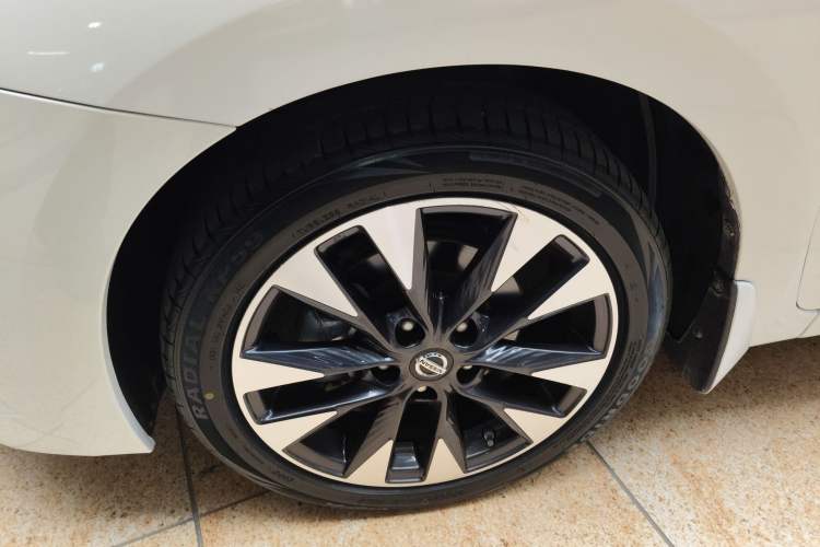Used Nissan Lannia 2018 1.6L CVT Smart Cool Trendy Audio Model Left Front Wheel Hub