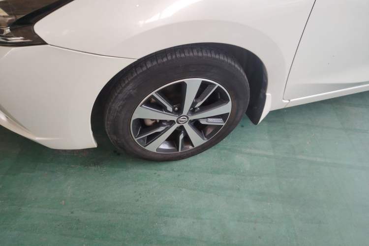 Used Nissan Lannia 2018 1.6L CVT Cool Trendy Sound Edition Left Front Wheel Hub