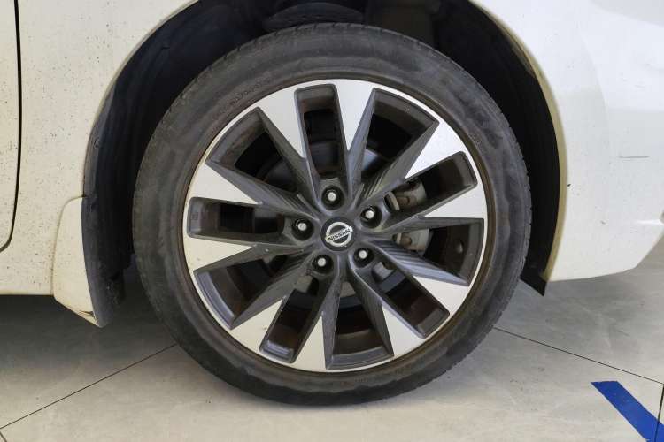 Used Nissan Lannia 2018 1.6L CVT Smart Cool Trendy Audio Model Left Front Wheel Hub