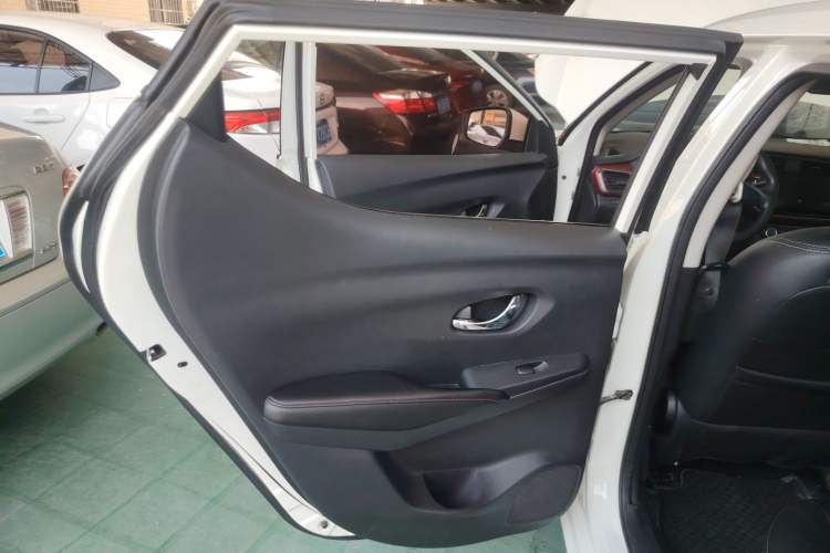 Used Nissan Lannia 2018 1.6L CVT Cool Trendy Sound Edition Left Rear Door Interior