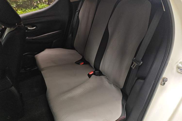 Used Nissan Lannia 2018 1.6L CVT Cool Trendy Sound Edition Left Rear Seat