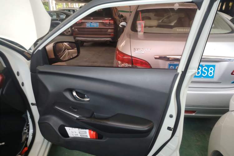 Used Nissan Lannia 2018 1.6L CVT Cool Trendy Sound Edition Right Front Door Interior
