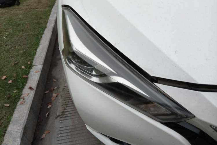 Used Nissan Lannia 2018 1.6L CVT Cool Trendy Sound Edition Right Front Headlight