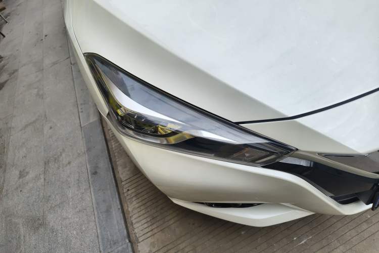Used Nissan Lannia 2018 1.6L CVT Cool Trendy Sound Edition Right Front Headlight