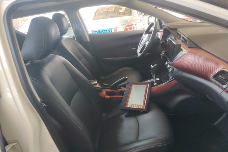Used Nissan Lannia 2018 1.6L CVT Cool Trendy Sound Edition Right Front Seat