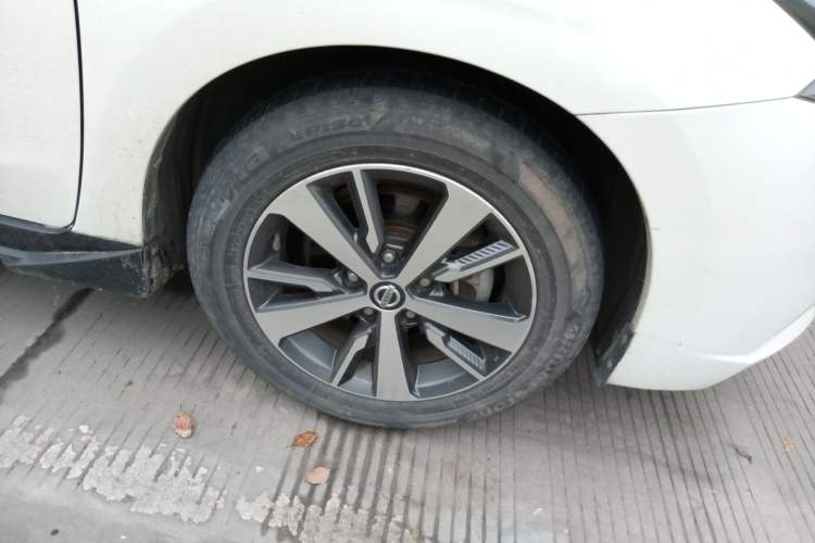 Used Nissan Lannia 2018 1.6L CVT Cool Trendy Sound Edition Right Front Wheel Hub