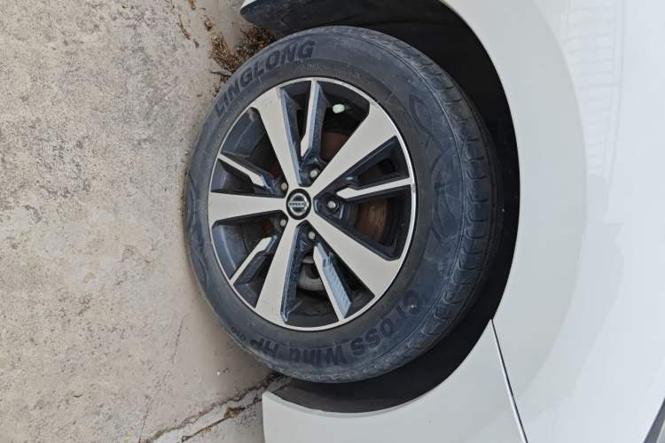 Used Nissan Lannia 2018 1.6L CVT Cool Trendy Sound Edition Right Front Wheel Hub