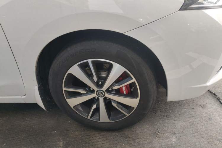 Used Nissan Lannia 2018 1.6L Manual Cool Trendy Sound Edition Right Front Wheel Hub