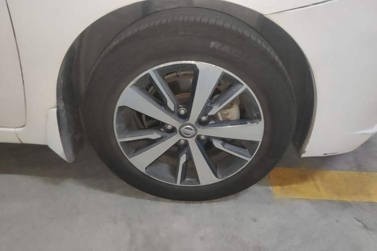 Used Nissan Lannia 2018 1.6L Manual Cool Trendy Sound Edition Right Front Wheel Hub