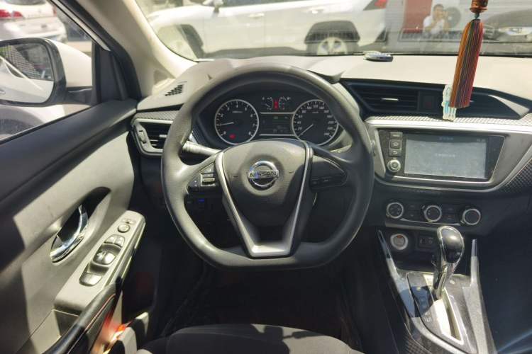 Used Nissan Lannia 2018 1.6L CVT Smart Cool Trendy Audio Model Steering Wheel