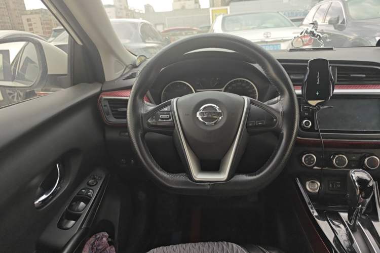 Used Nissan Lannia 2018 1.6L CVT Smart Cool Trendy Audio Model Steering Wheel