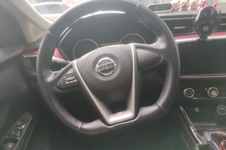 Used Nissan Lannia 2018 1.6L Manual Cool Trendy Sound Edition Steering Wheel