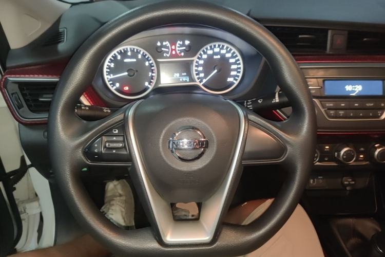 Used Nissan Lannia 2018 1.6L Manual Cool Trendy Sound Edition Steering Wheel