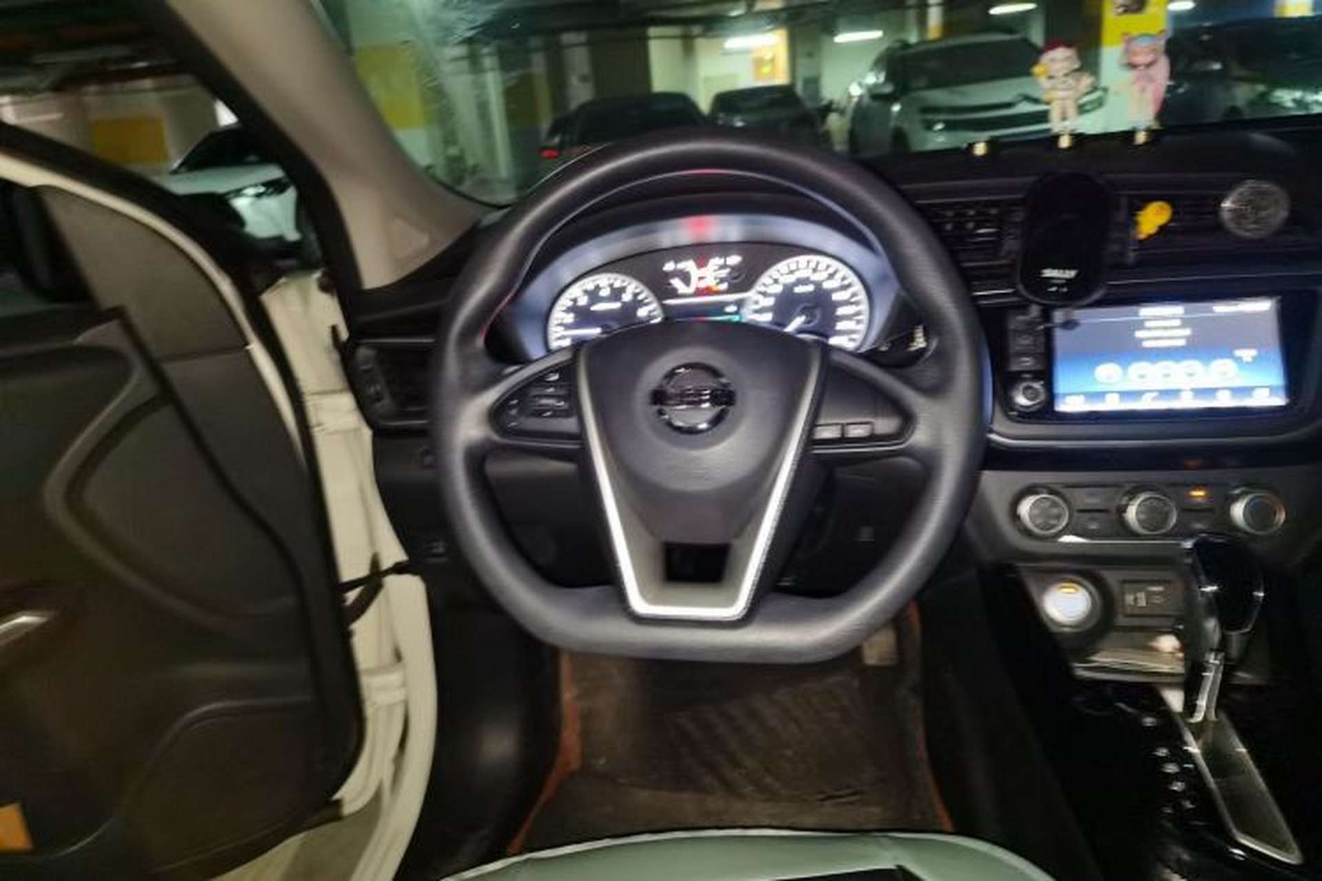 Used Nissan Lannia 2018 1.6L CVT Smart Cool Trendy Audio Model Steering Wheel