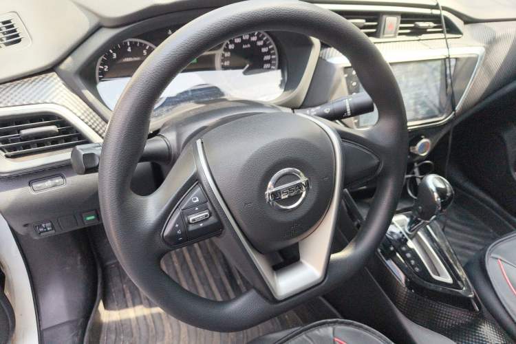 Used Nissan Lannia 2018 1.6L CVT Cool Trendy Sound Edition Steering Wheel