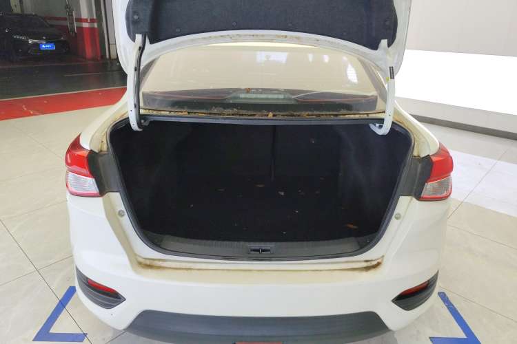 Used Nissan Lannia 2018 1.6L CVT Smart Cool Trendy Audio Model Trunk