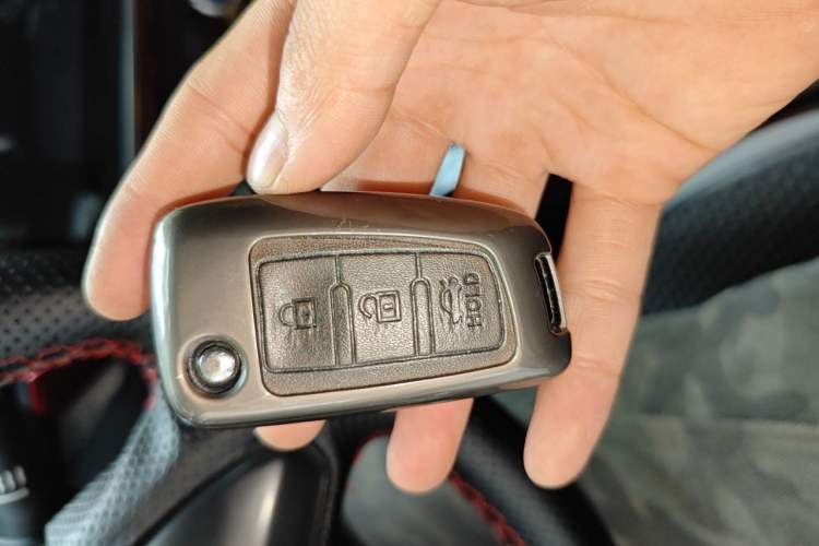 Used Nissan Lannia 2018 1.6L CVT Cool Trendy Sound Edition Vehicle Key