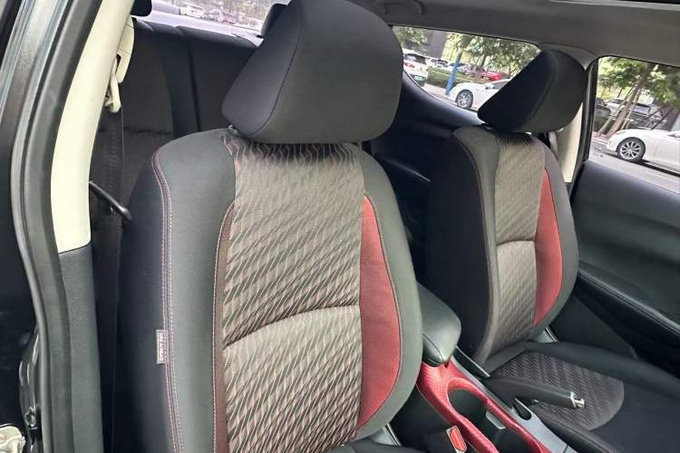 Used Nissan Lannia 2019 1.6L CVT Smart Connect Smart Cool Version China VI Standard Interior 9