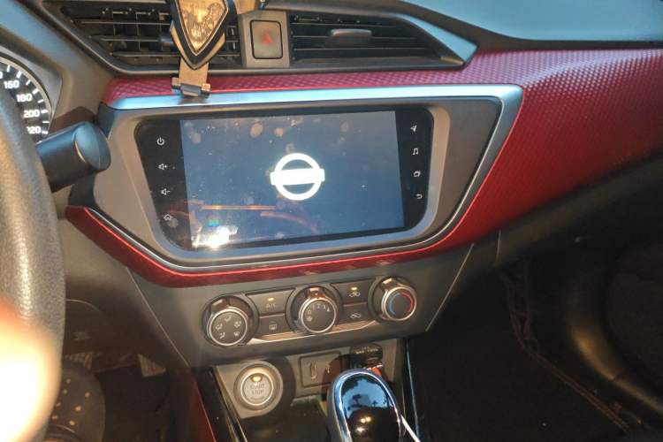 Used Nissan Lannia 2019 1.6L CVT Smart Connect Smart Cool Version China V Standard Audio And AC Panel