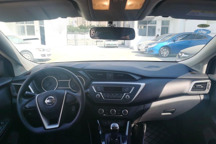 Used Nissan Lannia 2019 1.6L Manual Fashion Edition China VI Standard Center Console