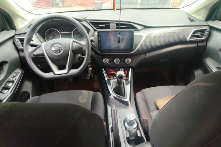 Used Nissan Lannia 2019 1.6L Manual Fashion Edition China VI Standard Center Console