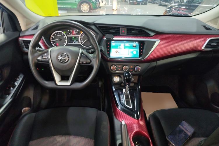 Used Nissan Lannia 2019 1.6L CVT Smart Connect Smart Cool Version China VI Standard Center Console