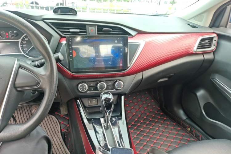Used Nissan Lannia 2019 1.6L CVT Cool Edition China VI Center Console