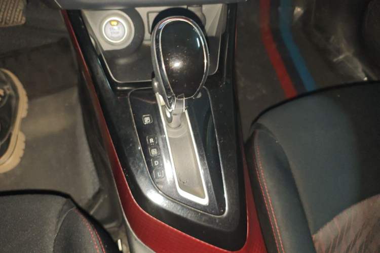 Used Nissan Lannia 2019 1.6L CVT Smart Connect Smart Cool Version China VI Standard Gear Lever