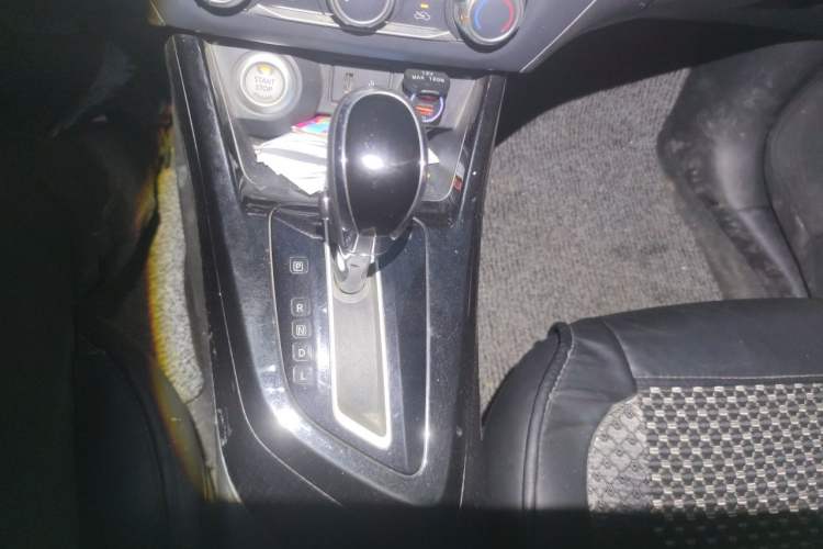 Used Nissan Lannia 2019 1.6L CVT Smart Connect Smart Cool Version China VI Standard Gear Lever