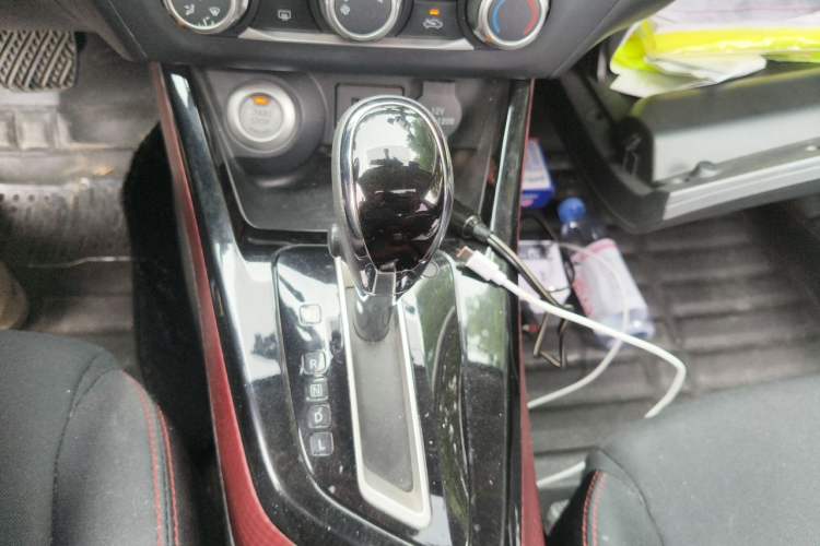 Used Nissan Lannia 2019 1.6L CVT Smart Connect Smart Cool Version China VI Standard Gear Lever