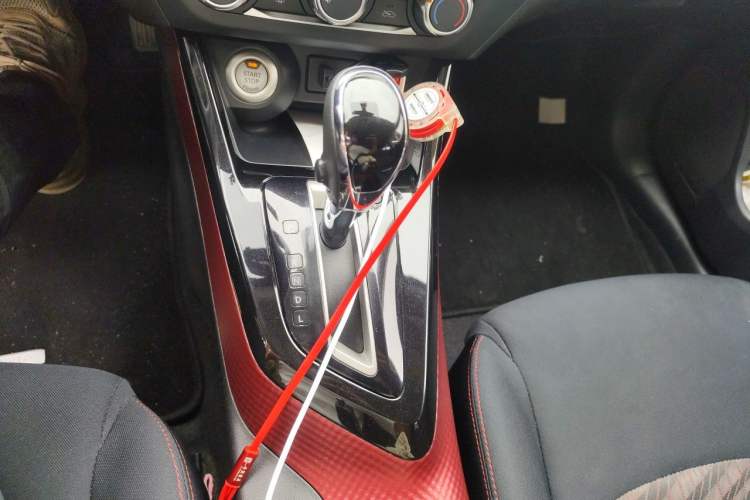 Used Nissan Lannia 2019 1.6L CVT Smart Connect Smart Cool Version China V Standard Gear Lever